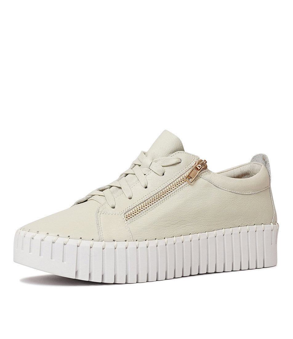 Django & Juliette Bump