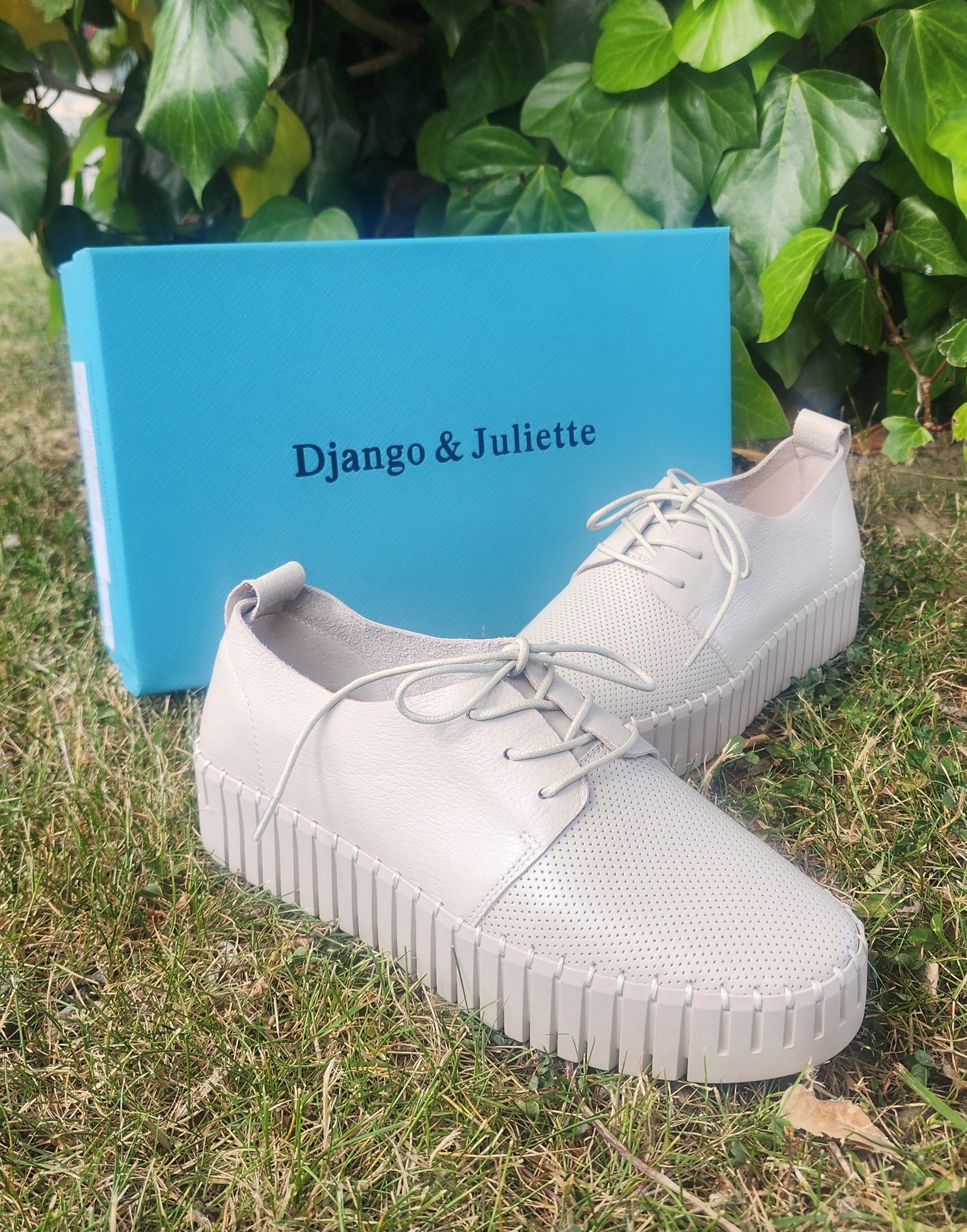 Django & Juliette Batu