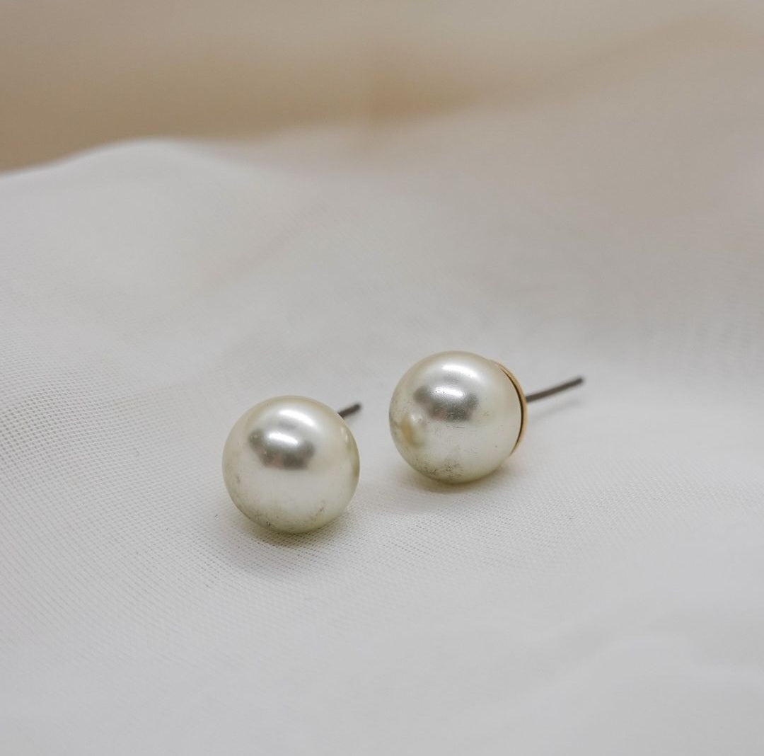 Gregory Ladner Cream Pearl Stud