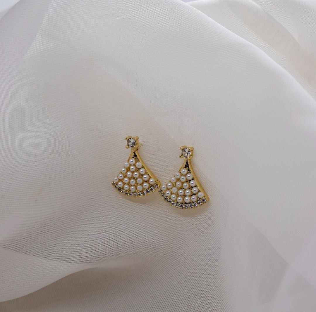 Gregory Ladner Micro Pearl Fan Earring