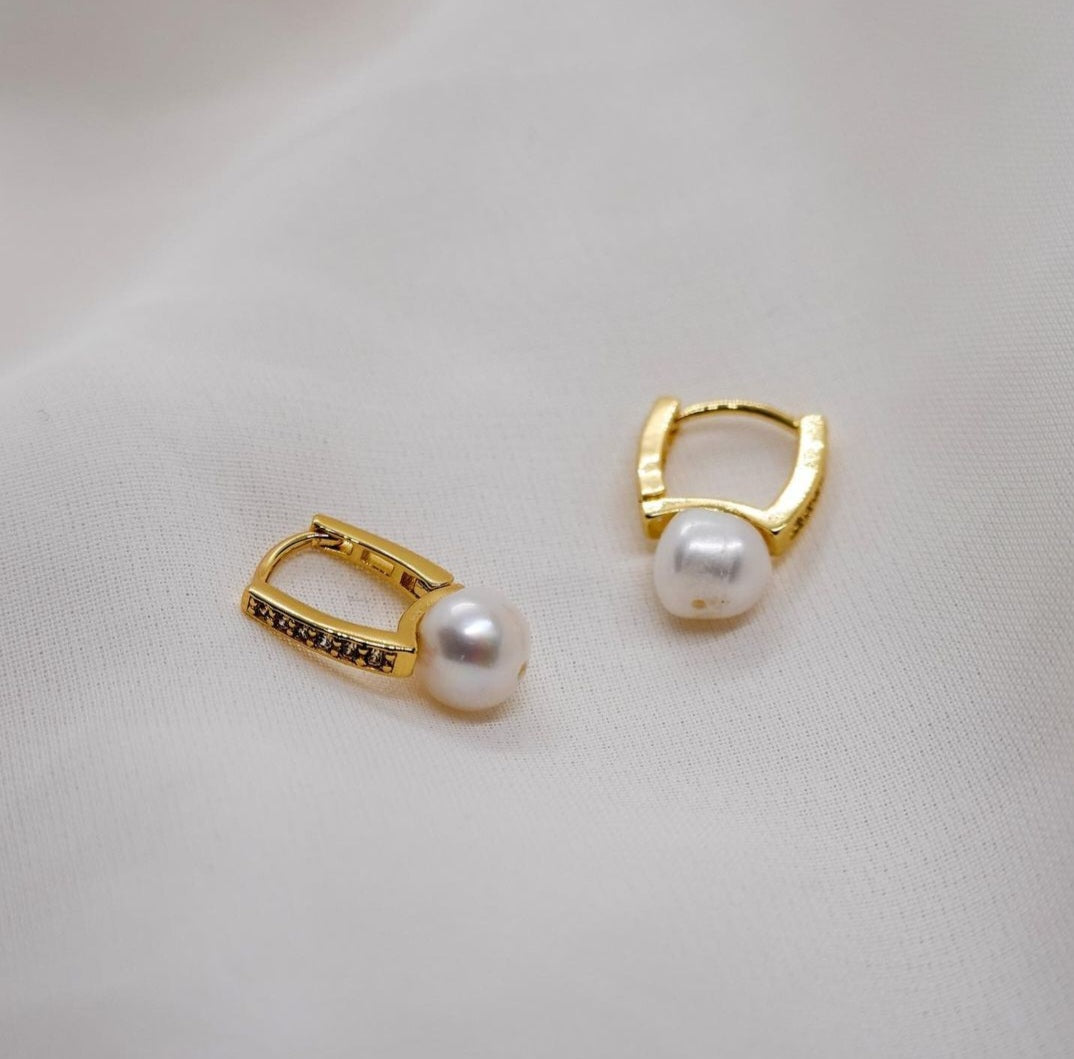 Gregory Ladner Mini Huggie Pearl Earring