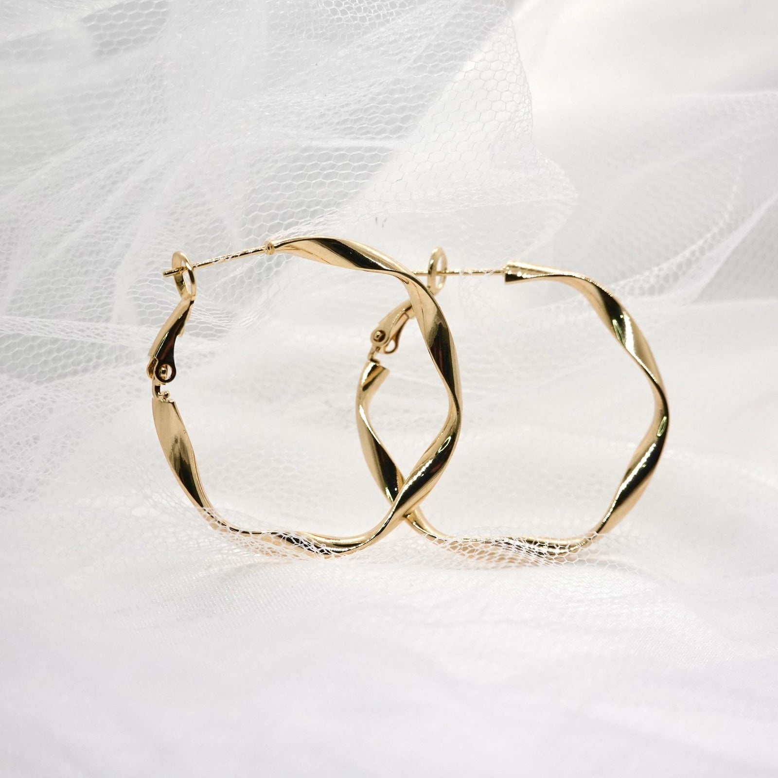 Gregory Ladner Wavy Hoop Earring